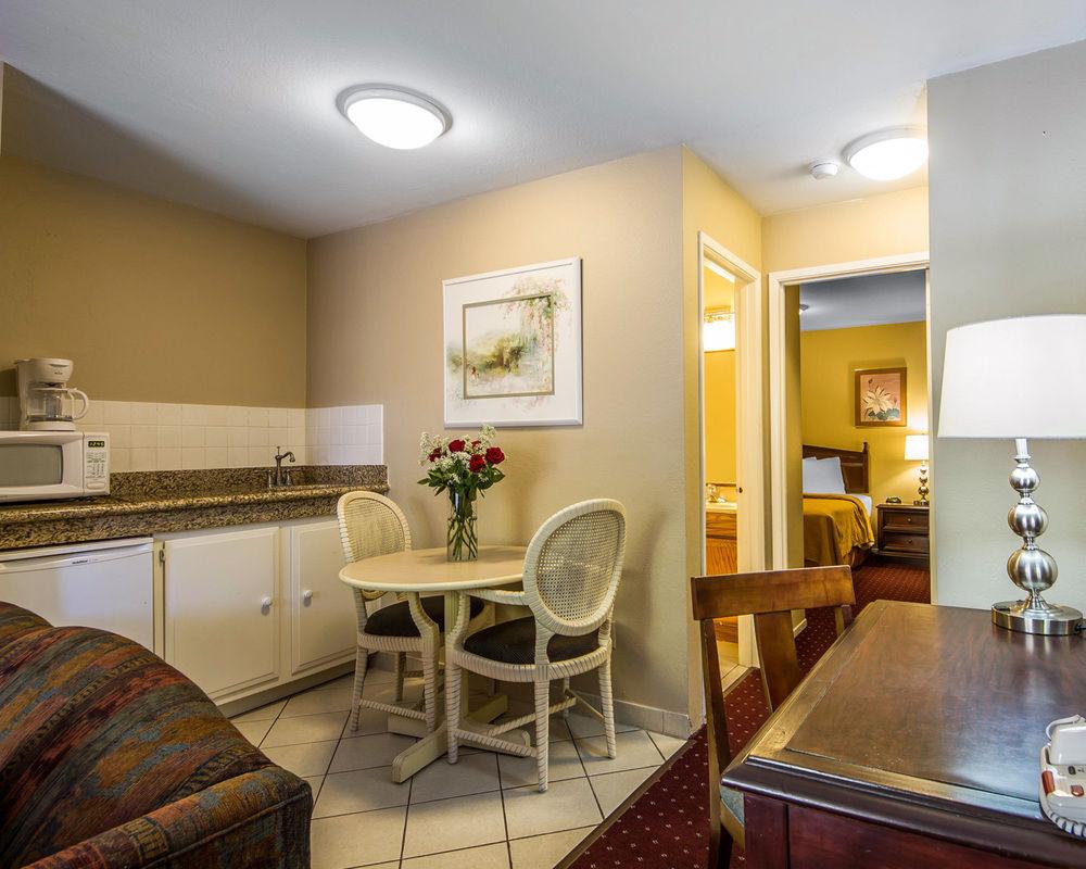 Scottish Fairway Inn Монтерей Экстерьер фото