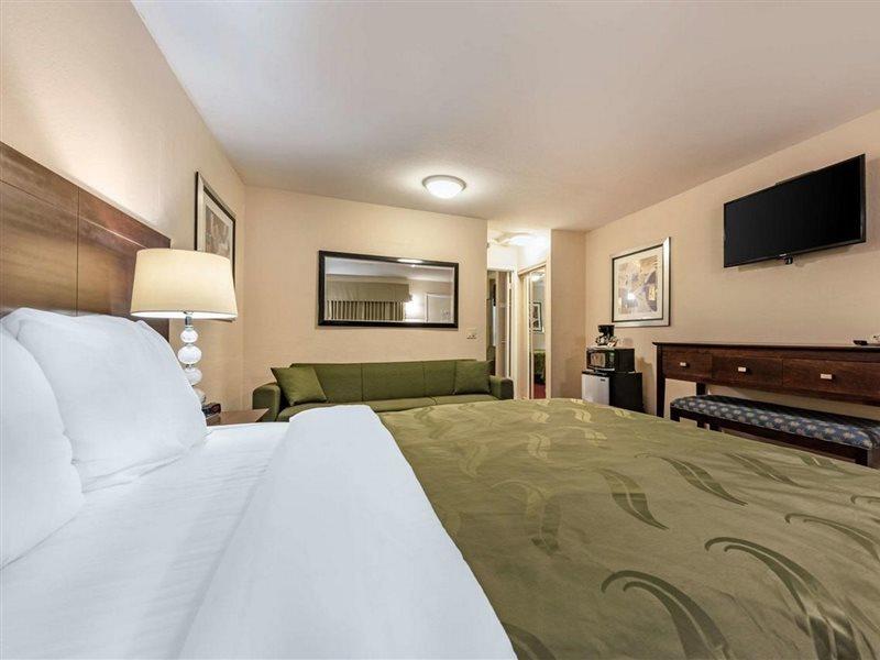 Scottish Fairway Inn Монтерей Экстерьер фото