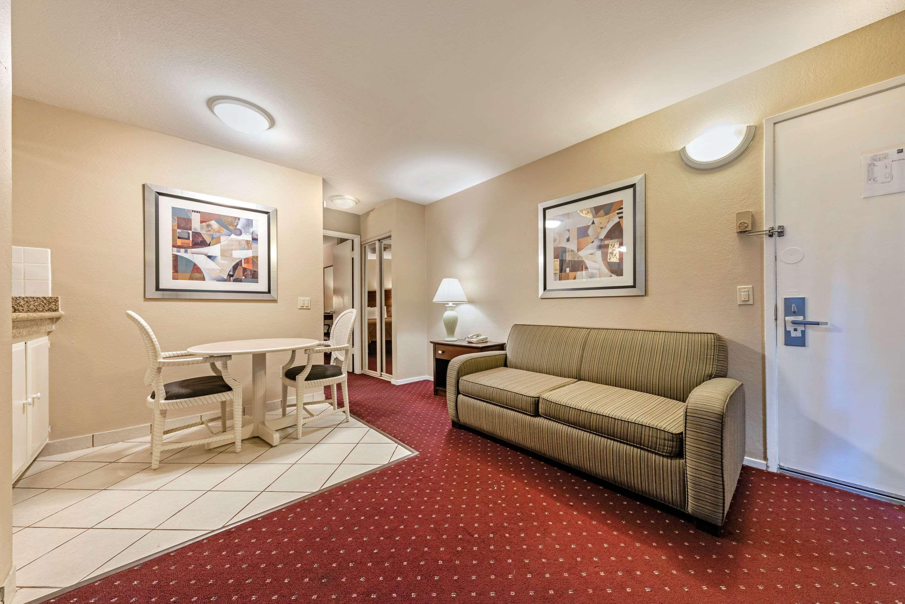 Scottish Fairway Inn Монтерей Экстерьер фото