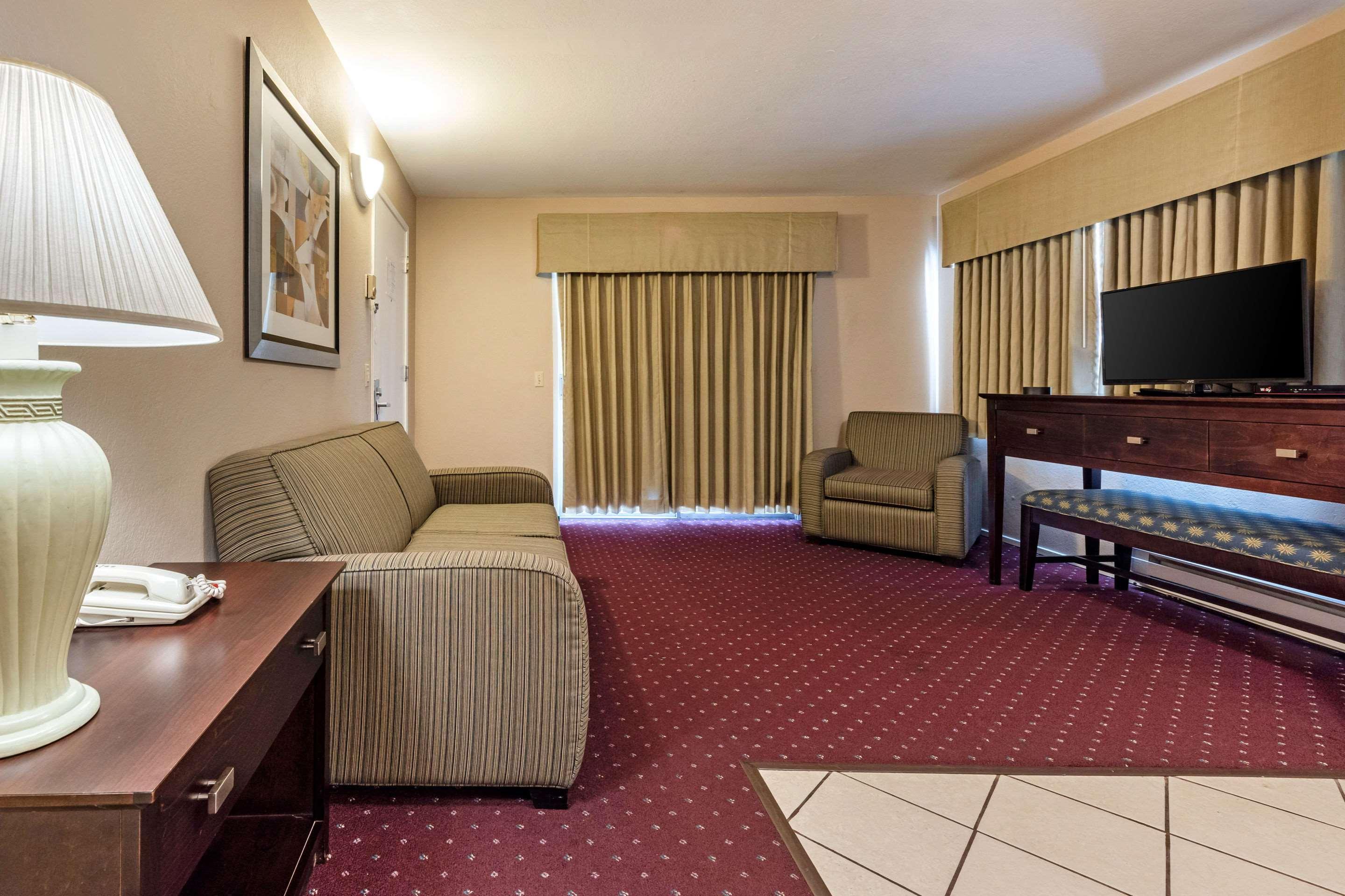 Scottish Fairway Inn Монтерей Экстерьер фото