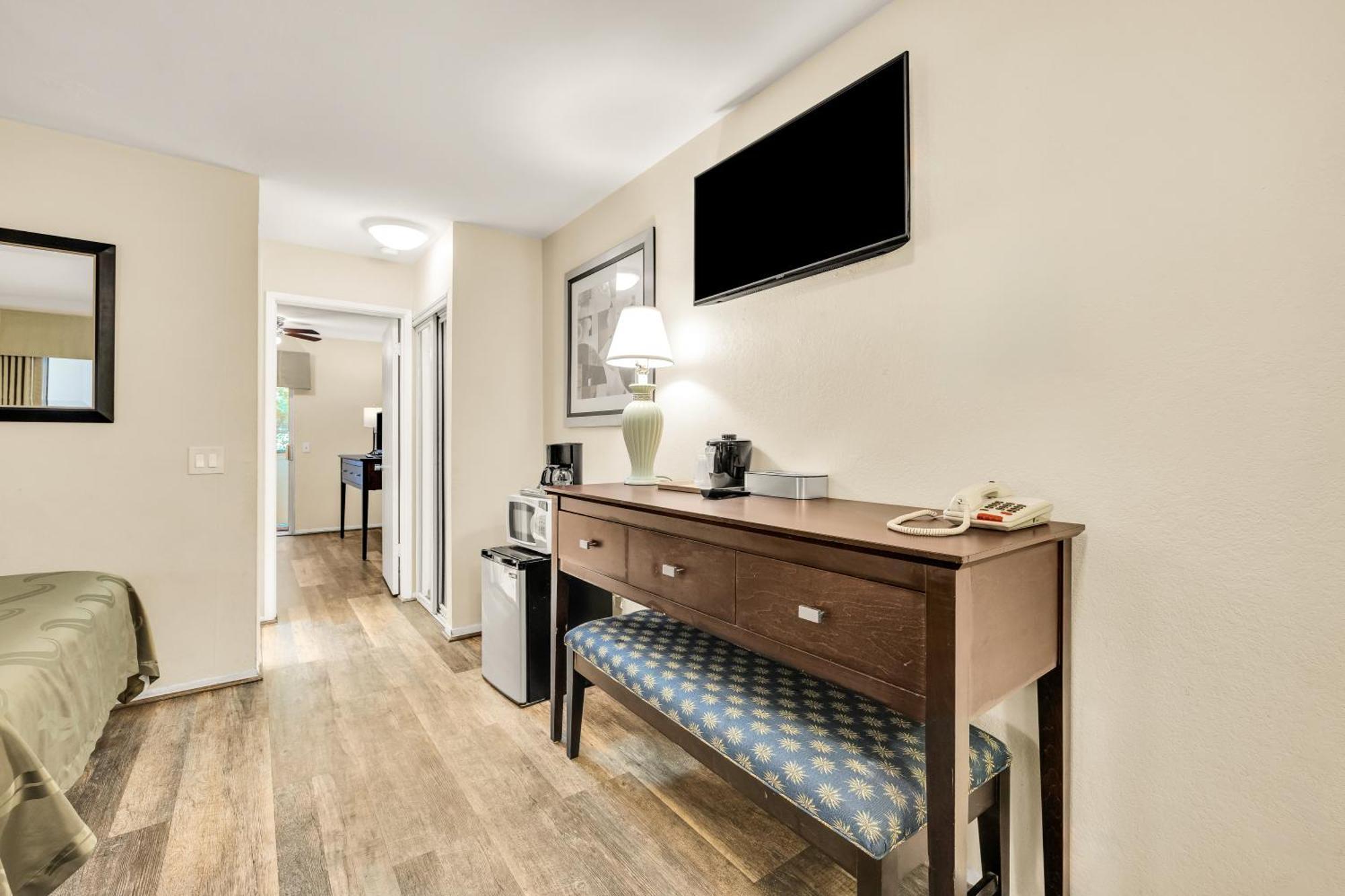 Scottish Fairway Inn Монтерей Экстерьер фото