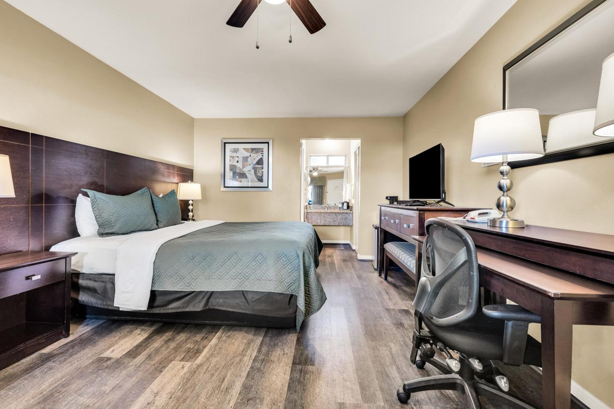 Scottish Fairway Inn Монтерей Экстерьер фото